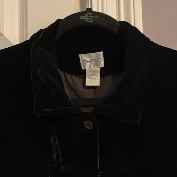 Chico’s Velvet Cropped Jacket Size 3 - Picture 2 of 3